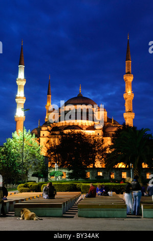 Mosquée Sultan Ahmed (turc : Sultanahmet Camii) connu sous le nom de la Mosquée Bleue est un musulman (sunnite) mosquée dans le centre d'Istanbul, dans le quartier de la vieille ville de Sultanahmet. Elle a été commandée par le Sultan Ahmed I et achevé en 1616, Banque D'Images