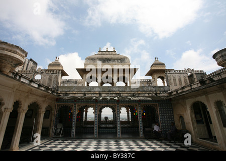 Intérieur en plein air Cour Royale Rajya Angan City Palace, Udaipur, Rajasthan Banque D'Images