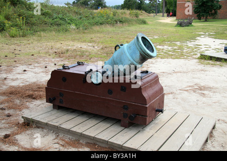 Une pièce d'artillerie de la guerre d'Indépendance américaine, de la bataille de Yorktown en 1781. Parc historique national de l'époque coloniale. Banque D'Images