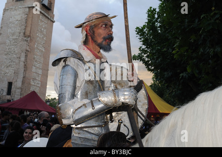 L'école Don Quijote de Cervantes en parade Square . Quichotte ' marché ' Semaine Cervantes ALCALÁ DE HENARES Madrid ESPAGNE Banque D'Images