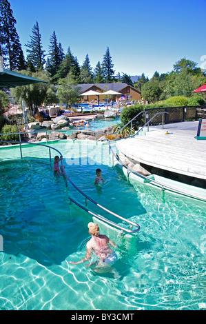 Sex rock pools à Hanmer Springs Thermal Pools & Spa, Hanmer Springs, North Canterbury, Canterbury, île du Sud, Nouvelle-Zélande Banque D'Images