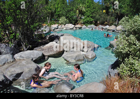 Sex rock pools à Hanmer Springs Thermal Pools & Spa, Hanmer Springs, North Canterbury, Canterbury, île du Sud, Nouvelle-Zélande Banque D'Images