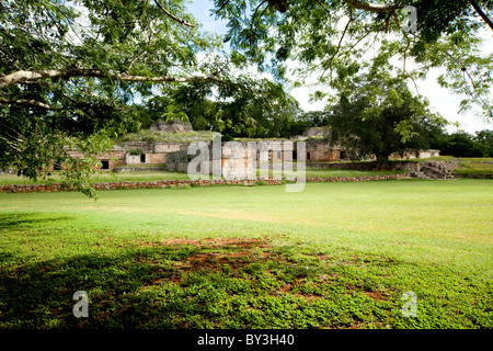 Le palais, PUCC ruines mayas de LABNA, YUCATAN, MEXIQUE Banque D'Images