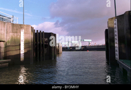 L'Barriage Cardiff, Cardiff Bay. Banque D'Images