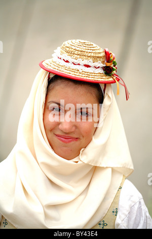 Fille habillé en tenue traditionnelle Almond Blossom Festival .La Palma Banque D'Images