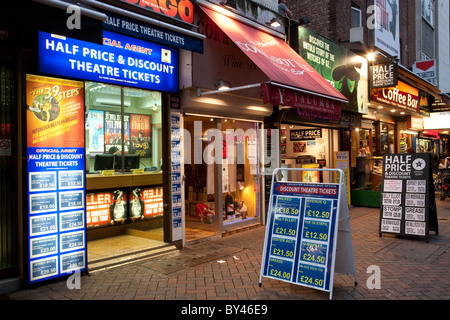 La moitié du prix des places de théâtre dans des théâtres de West End centre de Londres au Royaume-Uni. Photo:Jeff Gilbert Banque D'Images