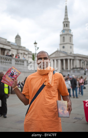 Dévot Hare Krishna Ratha Yatra en célébration de la fête hindoue de chars, Trafalgar Square, London 2010 Banque D'Images