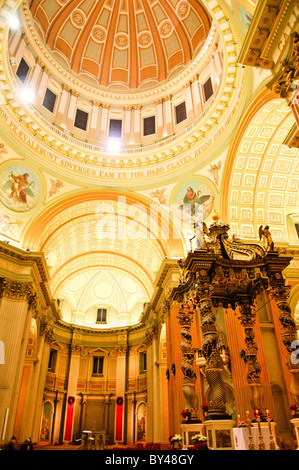 Montréal, Canada - Marie, Reine du monde au centre-ville de Montréal, Canada, est le siège de l'Archidiocèse de Montréal et est la troisième plus grande église au Québec. Banque D'Images