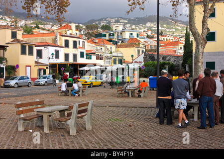 Scène de rue dans la vieille ville de Funchal, Madère Banque D'Images
