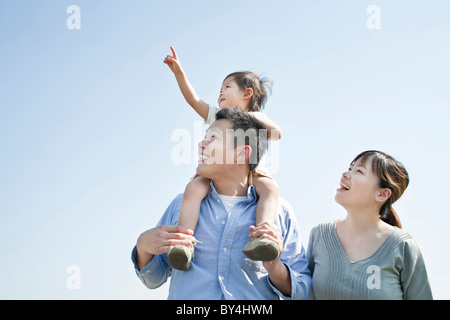 Père fille portant sur l'épaule jusqu'à la Banque D'Images