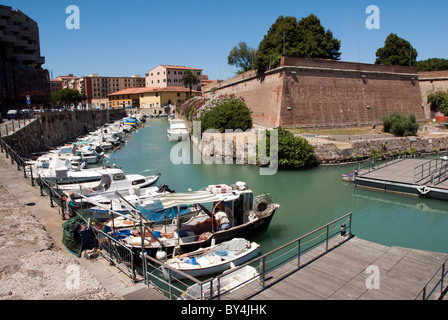 Le port de Livourne Livourne ou connu comme le quartier de Venise, les canaux d'enceintes Banque D'Images