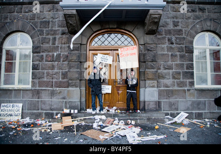 Le centre-ville de Reykjavík, Islande. Samedi, 15 Novembre 2008 : Des manifestants lors d'Austurvollur. Banque D'Images