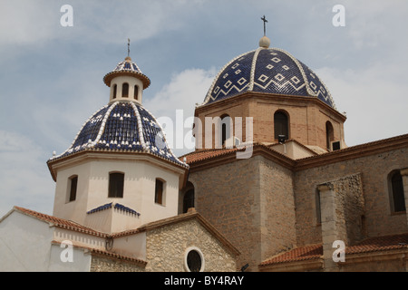 L'église au dôme bleu - Notre Dame de Consolation - le général hill-top village d'Altea, sur la Costa Blanca Banque D'Images