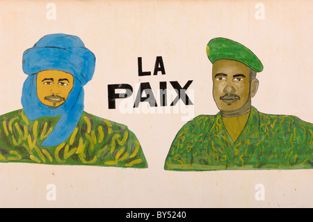 Peinture sur mur autour de "Flamme de la paix",Monument représentant fin de rébellion touareg contre l'armée malienne en 1996). Tombouctou, Mali