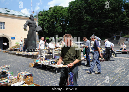 Marché du livre de seconde main, Lviv, Ukraine Banque D'Images