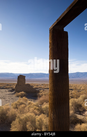 Ruines d'un bâtiment abandonné dans la région de Ballarat, vallée de la mort d'une ville fantôme qui a prospéré à partir de 1897 à 1905 en Californie, Etats-Unis. Banque D'Images