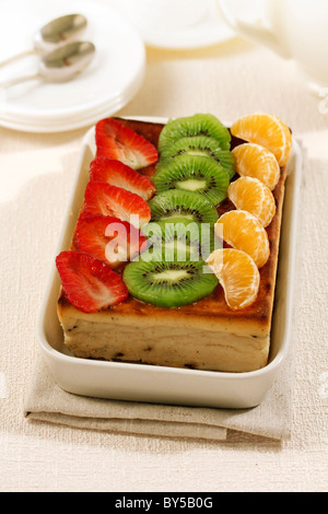 Tarte au fromage blanc avec des fruits. Recette disponible. Banque D'Images