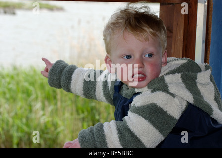 L'observation des oiseaux à la réserve RSPB Conwy Banque D'Images