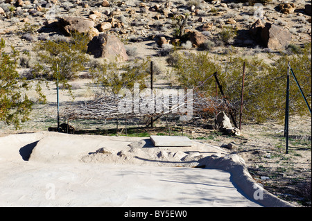 Dans la zone de chasse des goinfres Chukar dans l'ouest du désert de Mojave, près de Barstow, CA Banque D'Images