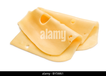 Tranches de fromage sur fond blanc Banque D'Images