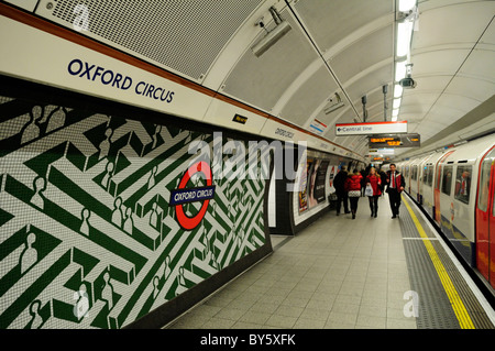 La station de métro Oxford Circus, Londres, Angleterre, Royaume-Uni Banque D'Images