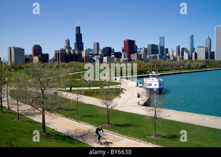 Vue de l'horizon de Chicago du bord de l'eau, l'Illinois, USA. Banque D'Images