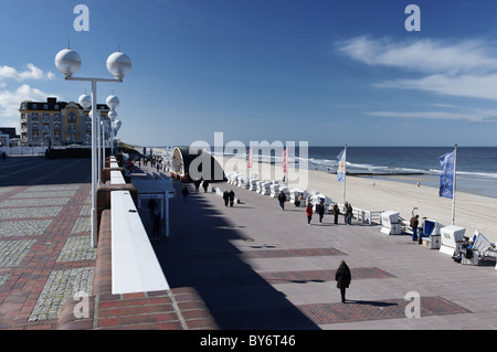 Dans la promenade de la plage de Westerland, Sylt, Schleswig-Holstein, Allemagne Banque D'Images