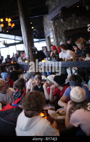 Après-ski bar, Whistler, British Columbia, Canada Banque D'Images