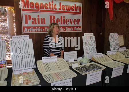 Georgia Hiawassee,Georgia Mountain Fairgrounds,Fall Festival,Southern Appalachian Heritage,folklore,rural,magnothérapie,médecine alternative,curatif,ar Banque D'Images