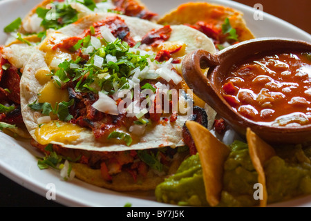 Les tacos al pastor au Restaurant La Parrilla à Cancun, Mexique Banque D'Images