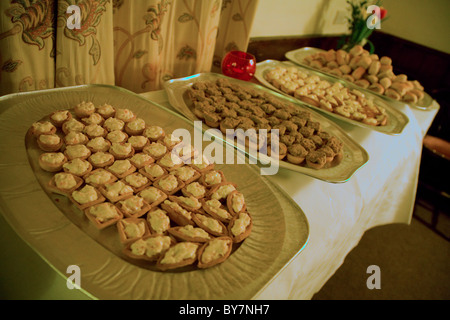 Buffet de nourriture sur la table dans un pub Banque D'Images