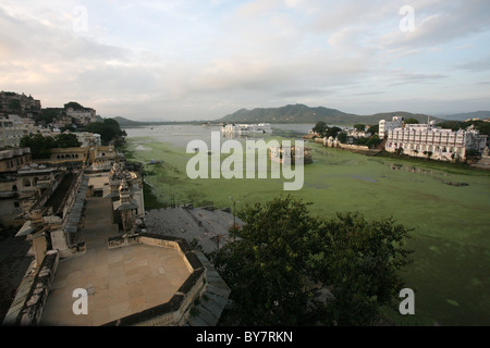 Matin sur le lac Pichola, Udaipur, Rajasthan, Inde Banque D'Images