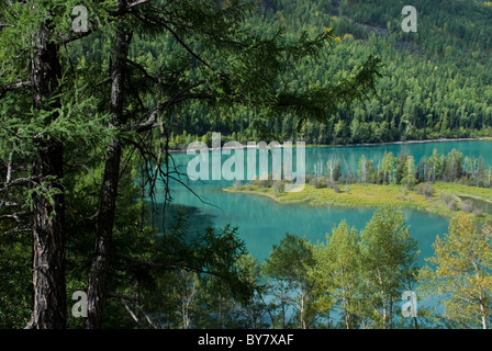 Baie de Wolong, Kanas, Xinjiang, Chine. Banque D'Images