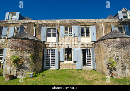 Le cuivre et le bois d'hôtel boutique à Nelsons Dockyard National Park à English Harbour Antigua Banque D'Images