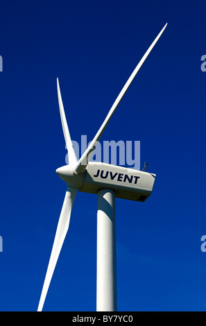 Pales de rotor d'une éolienne Juvent parc éolien sur le Mont Crosin, canton du Jura, Suisse Banque D'Images