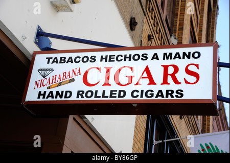 Ybor City Spanish centre culturel à Tampa, en Floride, la vente de cigares Banque D'Images
