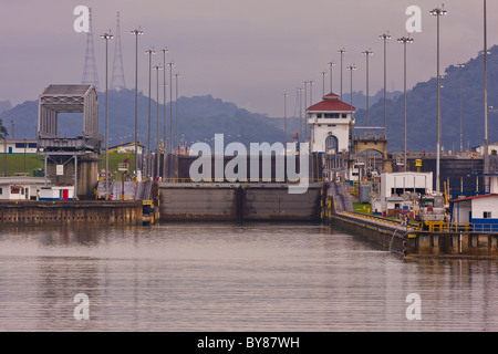 PANAMA - Miraflores Locks sur Canal de Panama. Banque D'Images