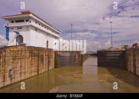 PANAMA - Miraflores Locks sur Canal de Panama. Banque D'Images