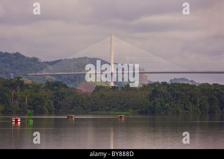 PANAMA - Le nouveau millénaire pont du Canal de Panama. Banque D'Images