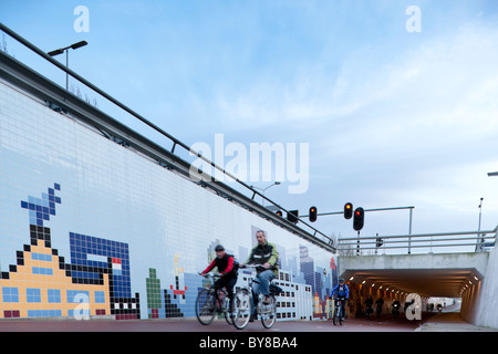 Zaandam, Hollande. Ce que l'on appelle Pixel Poort Location Tunnel. Connexion d'Amsterdam et Zaandam. Les Pays-Bas Banque D'Images