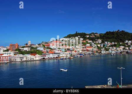 Vue de la ville de la côte, St George's, Grenade, Caraïbes. Banque D'Images