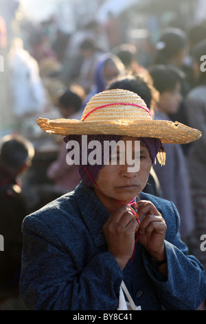 La Birmanie, Myanmar, Birmanie,20100223, femme du marché Banque D'Images