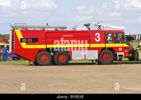 Offres d'incendie de l'aéroport stationné à l'aérodrome de Duxford Banque D'Images