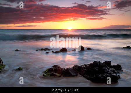 Coucher du soleil à plage de Wailea. Maui, Hawaii Banque D'Images