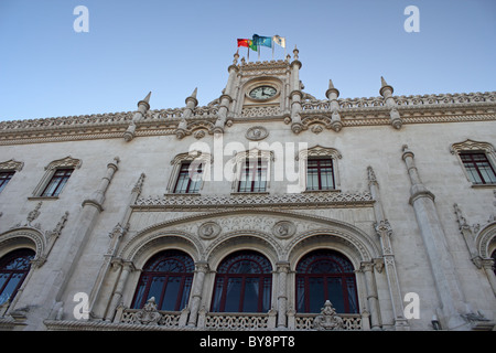 Façade de la Gare du Rossio (Estacao Central), conçu par Jose Luis Monteiro (1886-87), la Baixa, Lisbonne, Portugal Banque D'Images