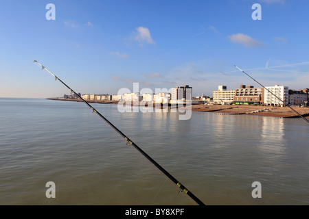 United Kingdom West Sussex pêche sur la jetée de worthing Banque D'Images