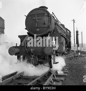 Black Five - Stanier Steam Locomotive à Oxley Sheds Wolverhampton 1967 Britain 60ans PHOTO PAR DAVID BAGNALL Banque D'Images