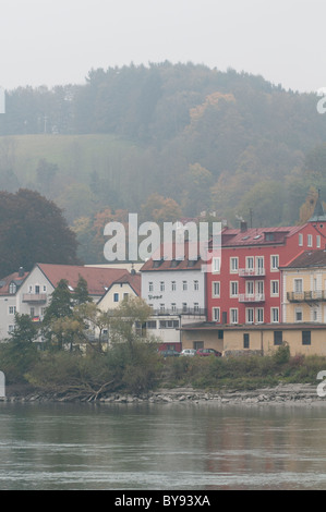 La rivière Inn à Passau, Bavière, Allemagne, Europe Banque D'Images