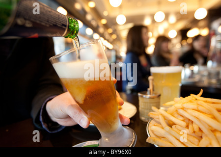 La bière importée d'Europe belge/bars à Tokyo, Japon. Banque D'Images