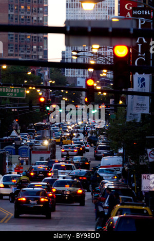 L'heure de pointe sur Wabash Ave.Chicago, Illinois, États-Unis Banque D'Images